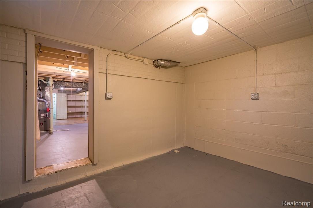 7554 Rivard Avenue Warren, MI 48091 - Photo 31 of 32 Rivard-32.jpg
