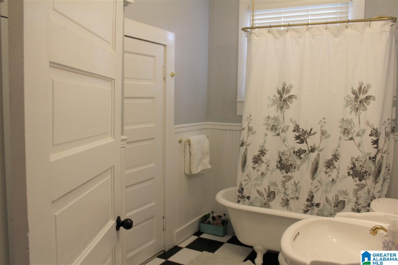 201 Adams Avenue West Oneonta, AL 35121 - Photo 17 of 37