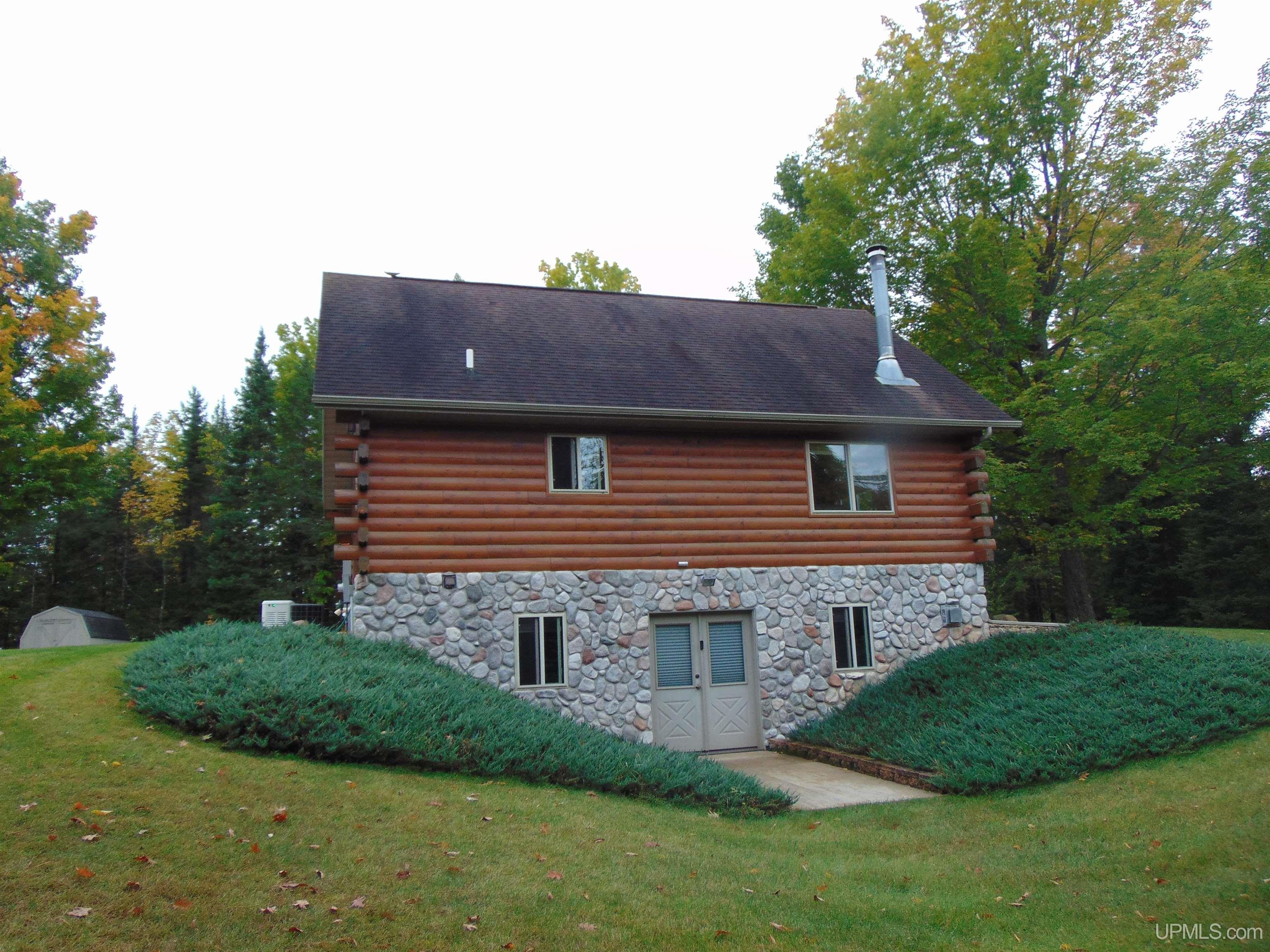 2792 County Line Road Vulcan, MI 49892 - Photo 5 of 99