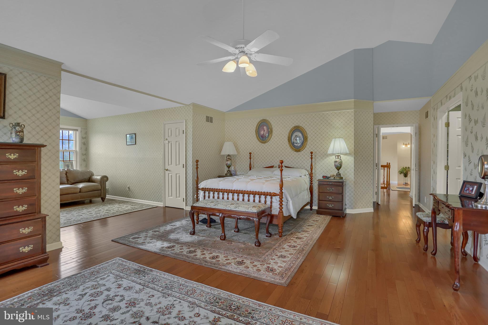 12891 Line Road New Freedom, PA 17349 - Photo 35 of 81 MBR w/ full bath & WIC - level 2