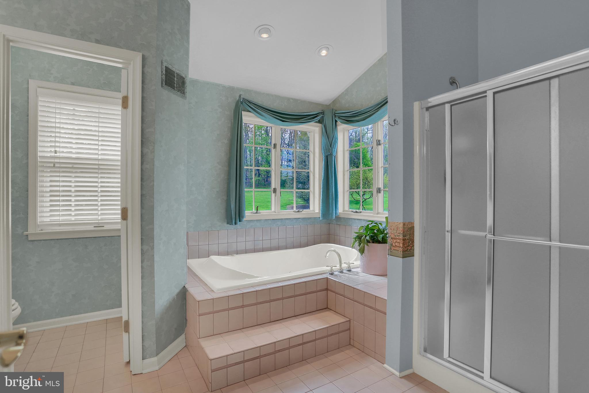 12891 Line Road New Freedom, PA 17349 - Photo 39 of 81 MBR full bath - level 2