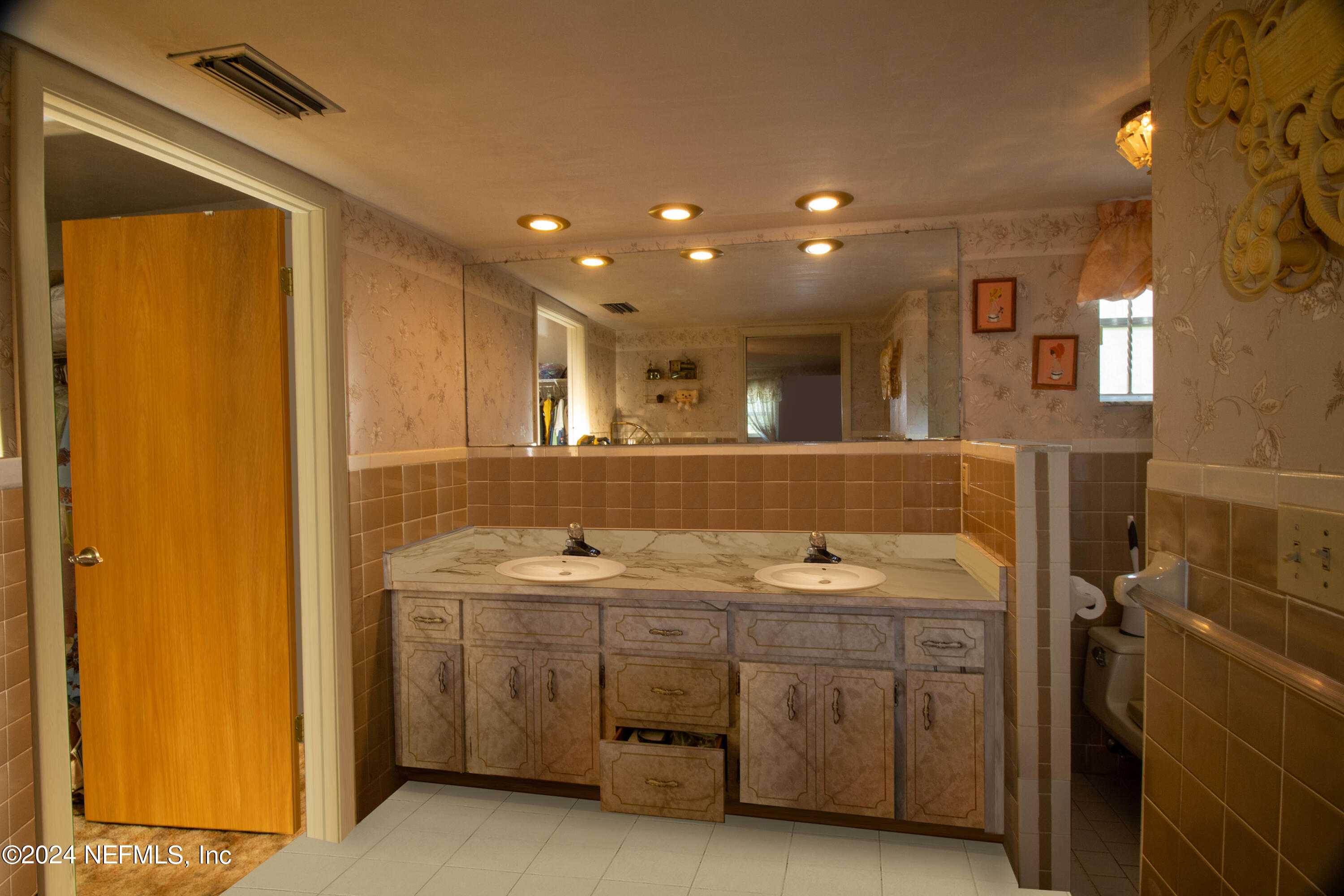 411 Maple Street Daytona Beach, FL 32114 - Photo 18 of 23 IMG_6560