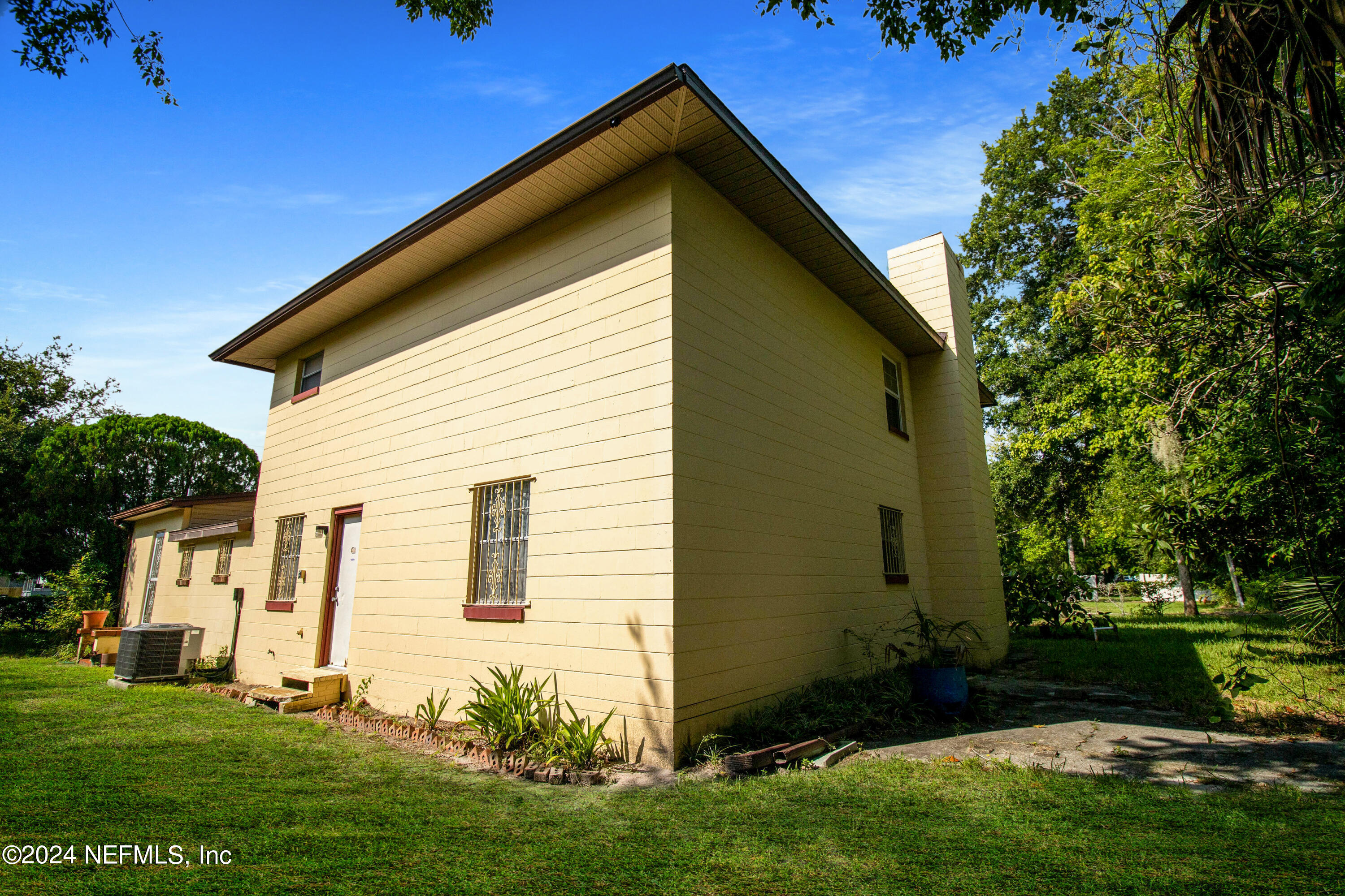 411 Maple Street Daytona Beach, FL 32114 - Photo 4 of 23 IMG_6583