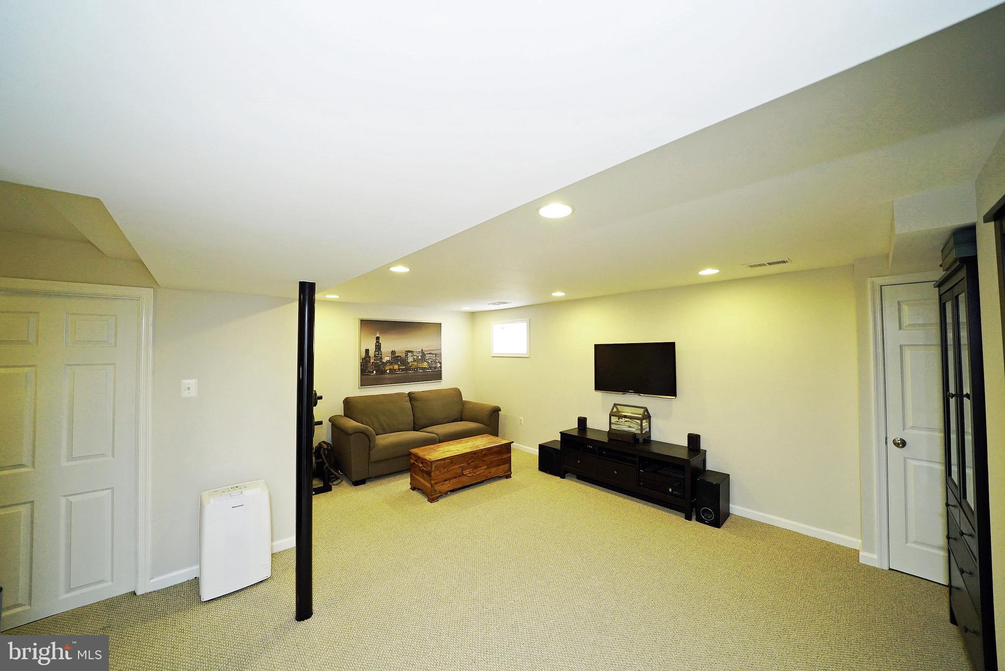 11854 Abercorn Court Reston, VA 20191 - Photo 18 of 29 FAMILY ROOM 1