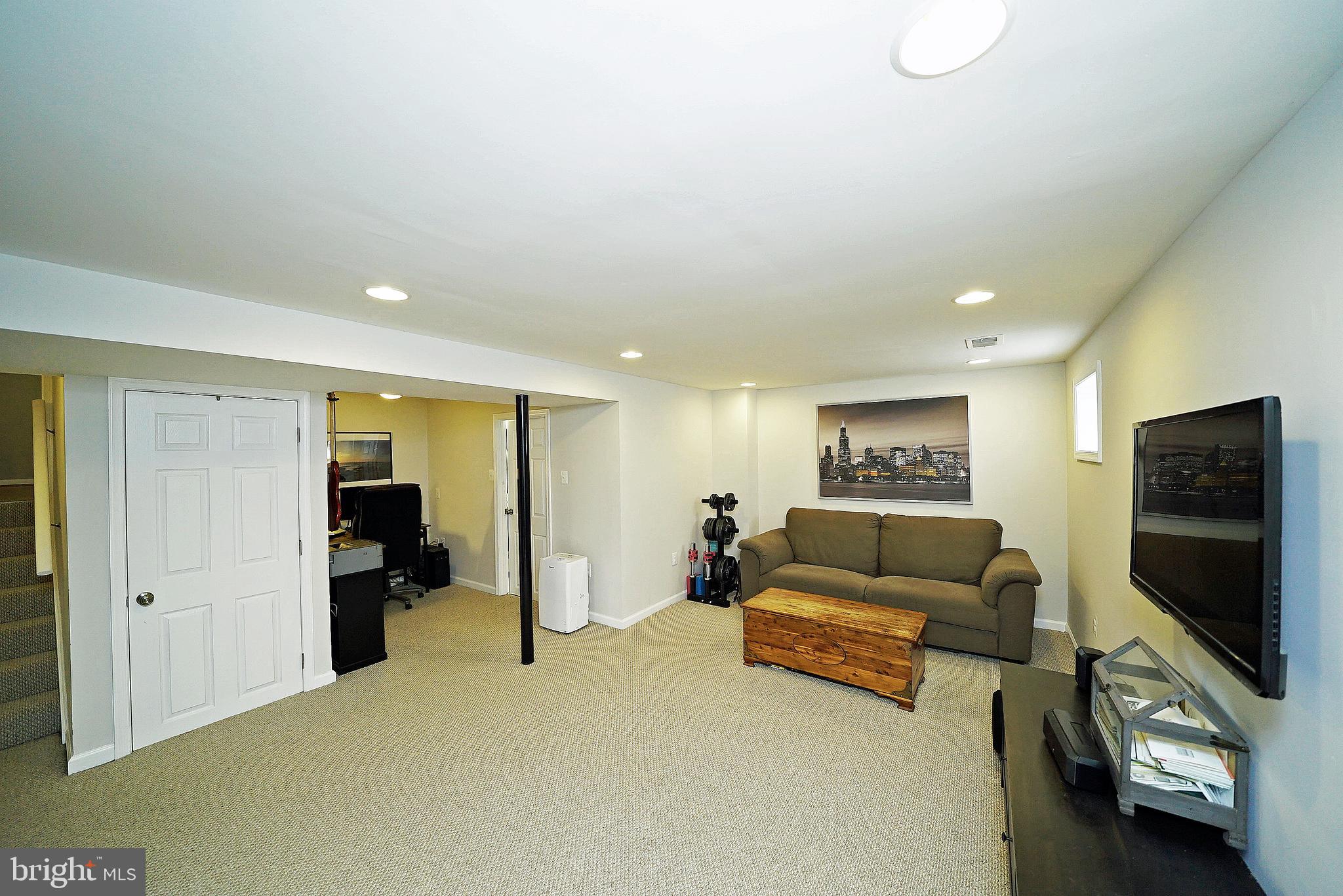 11854 Abercorn Court Reston, VA 20191 - Photo 19 of 29 FAMILY ROOM 2