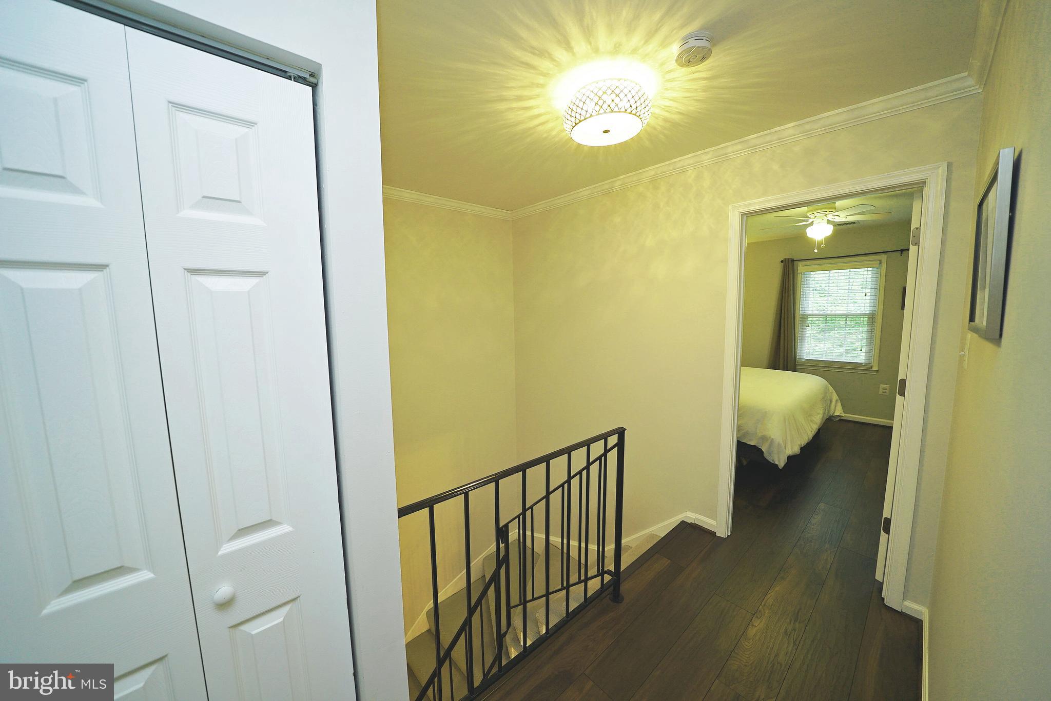 11854 Abercorn Court Reston, VA 20191 - Photo 20 of 29 UPSTAIRS LANDING