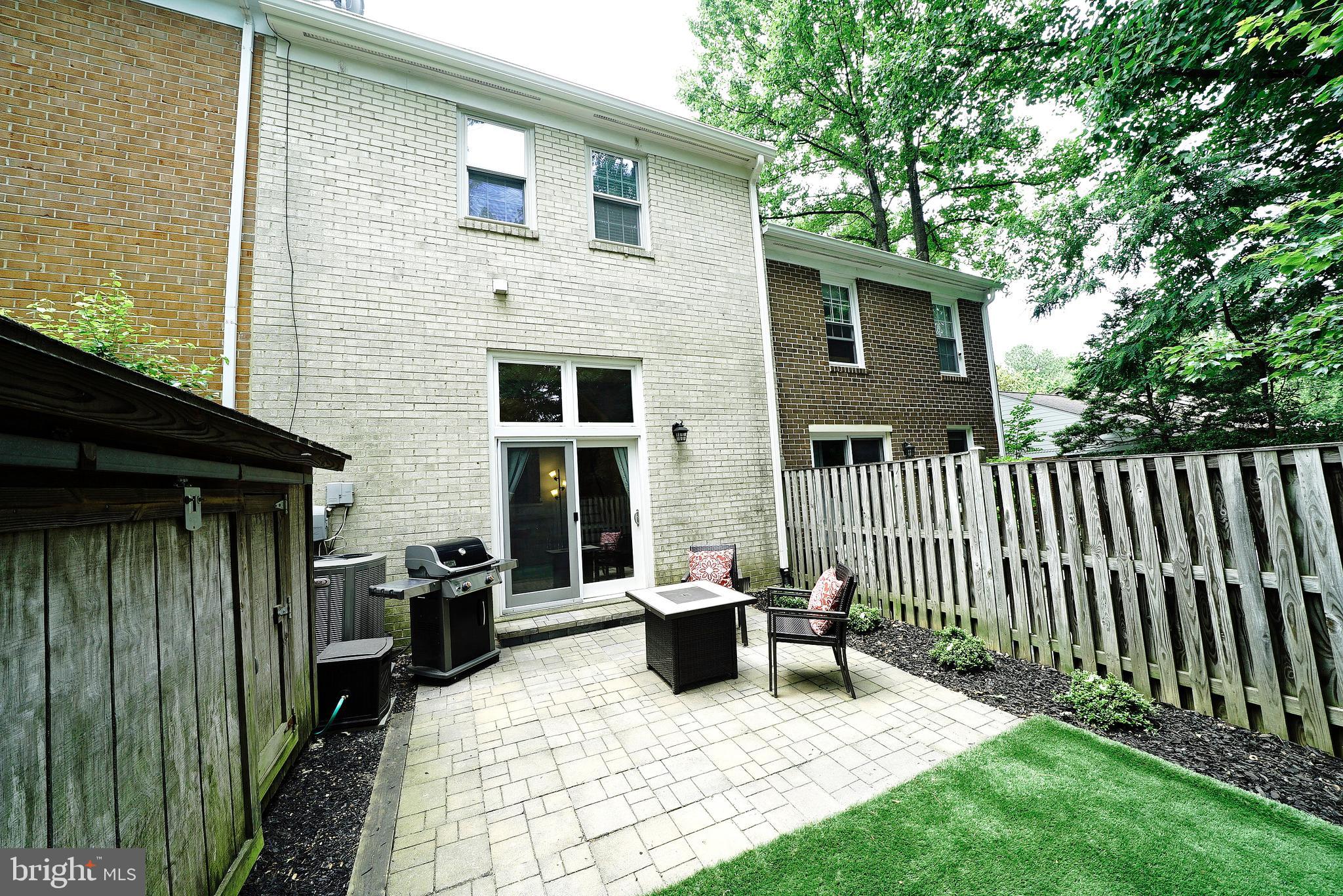 11854 Abercorn Court Reston, VA 20191 - Photo 3 of 29 YARD 1