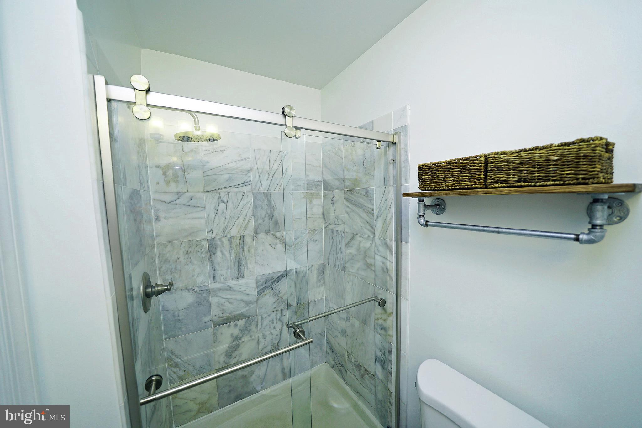 11854 Abercorn Court Reston, VA 20191 - Photo 24 of 29 MASTER BATH 2