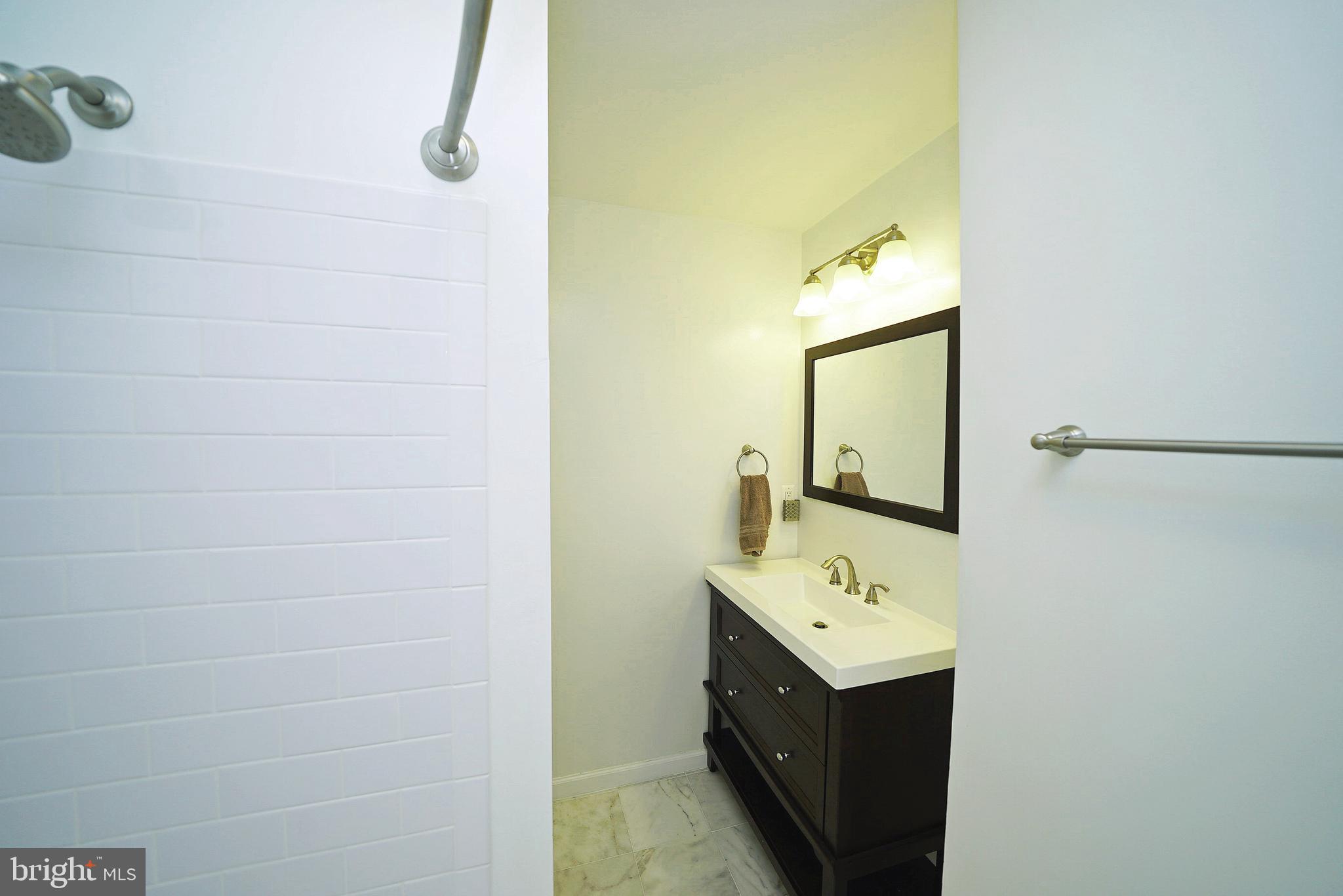 11854 Abercorn Court Reston, VA 20191 - Photo 27 of 29 UPSTAIRS HALLWAY FULL BATH 1