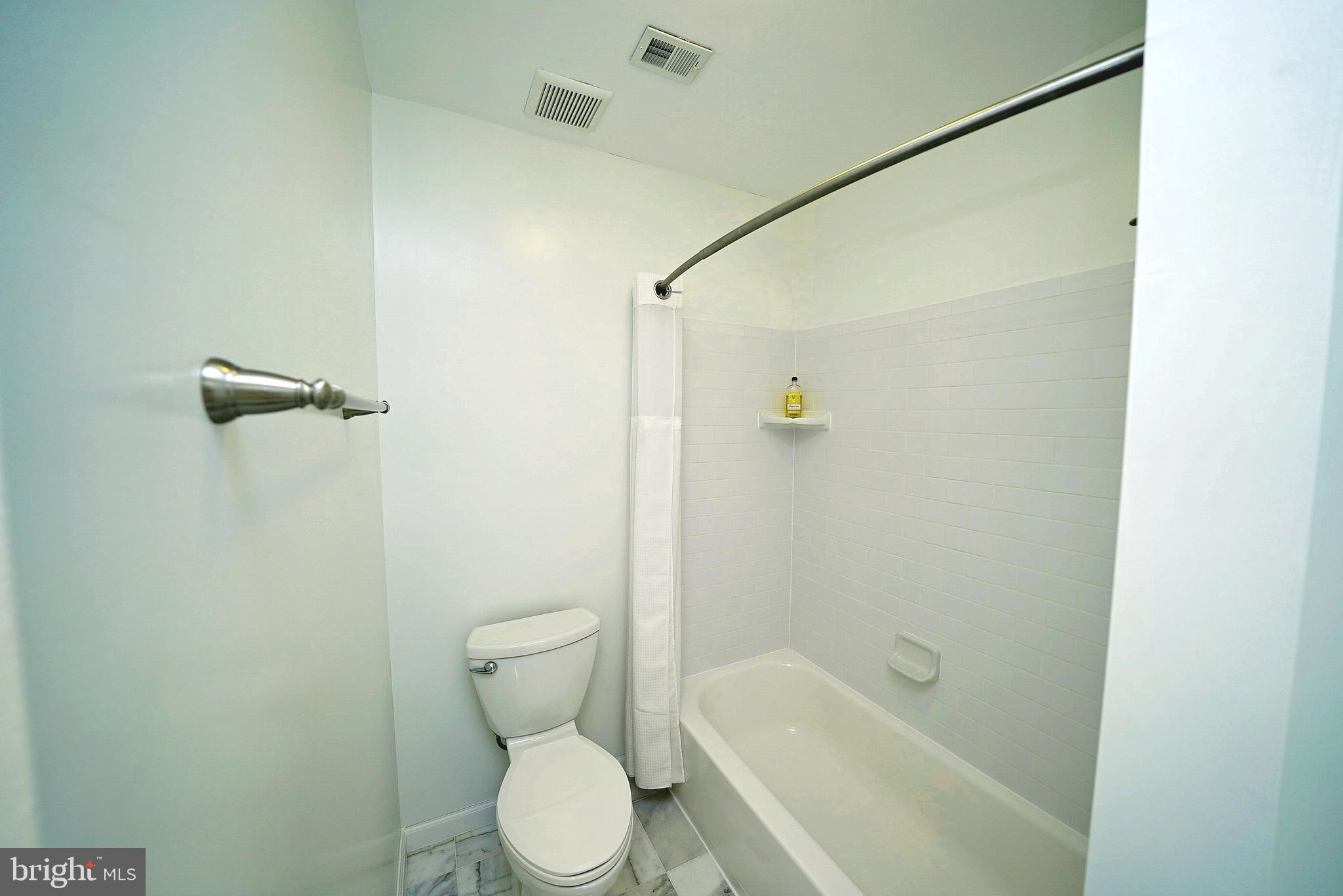 11854 Abercorn Court Reston, VA 20191 - Photo 28 of 29 UPSTAIRS HALLWAY FULL BATH 2