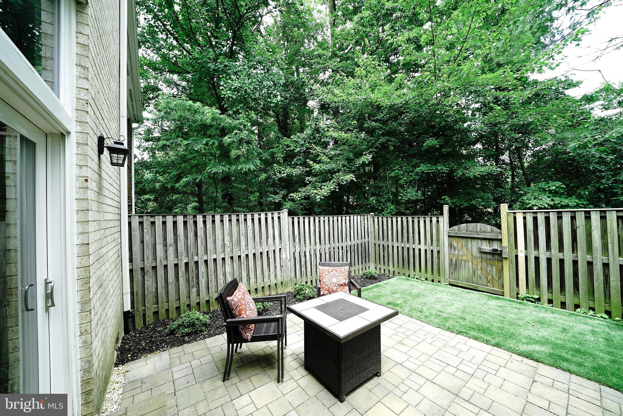 11854 Abercorn Court Reston, VA 20191 - Photo 4 of 29 YARD 2