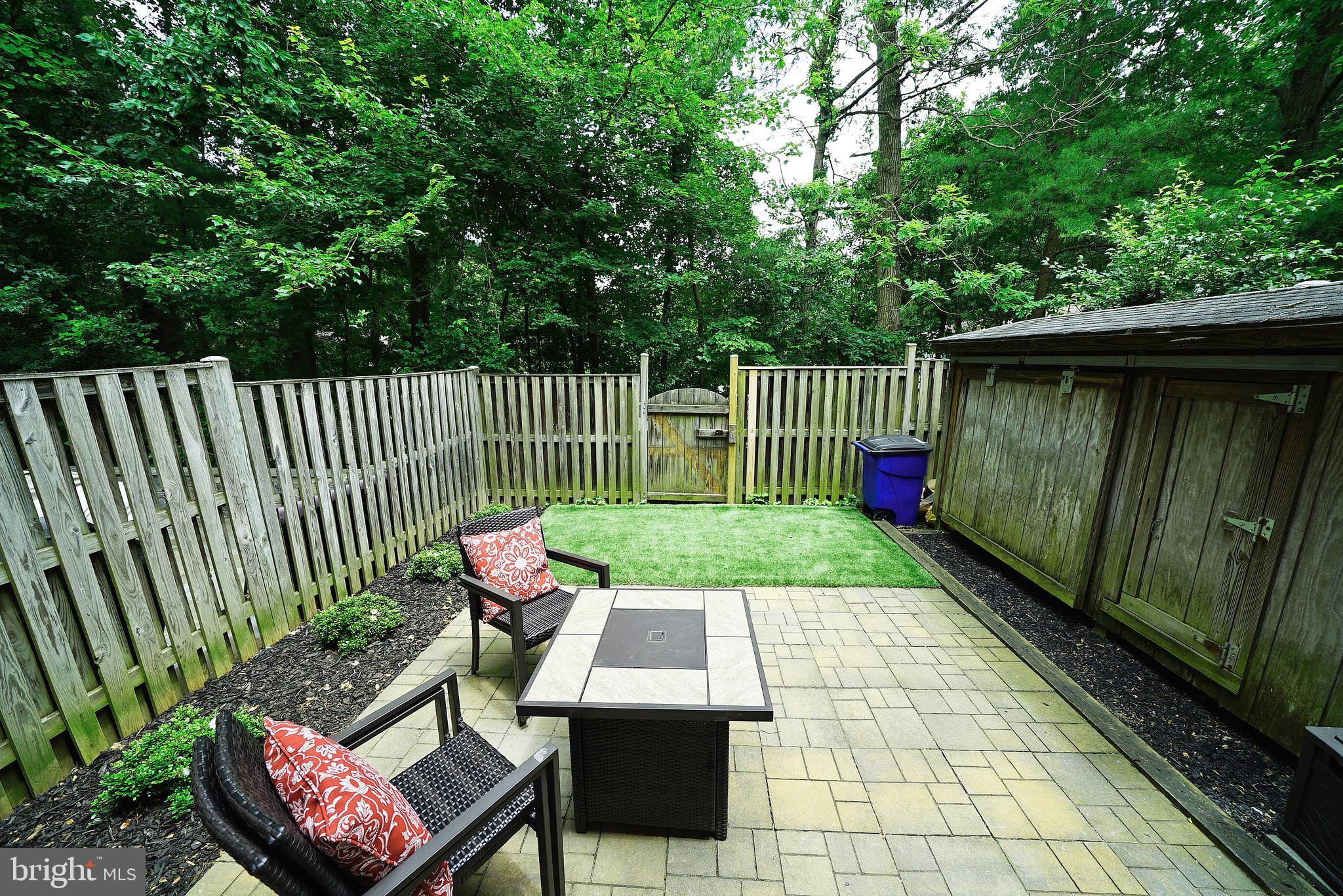 11854 Abercorn Court Reston, VA 20191 - Photo 5 of 29 YARD 3