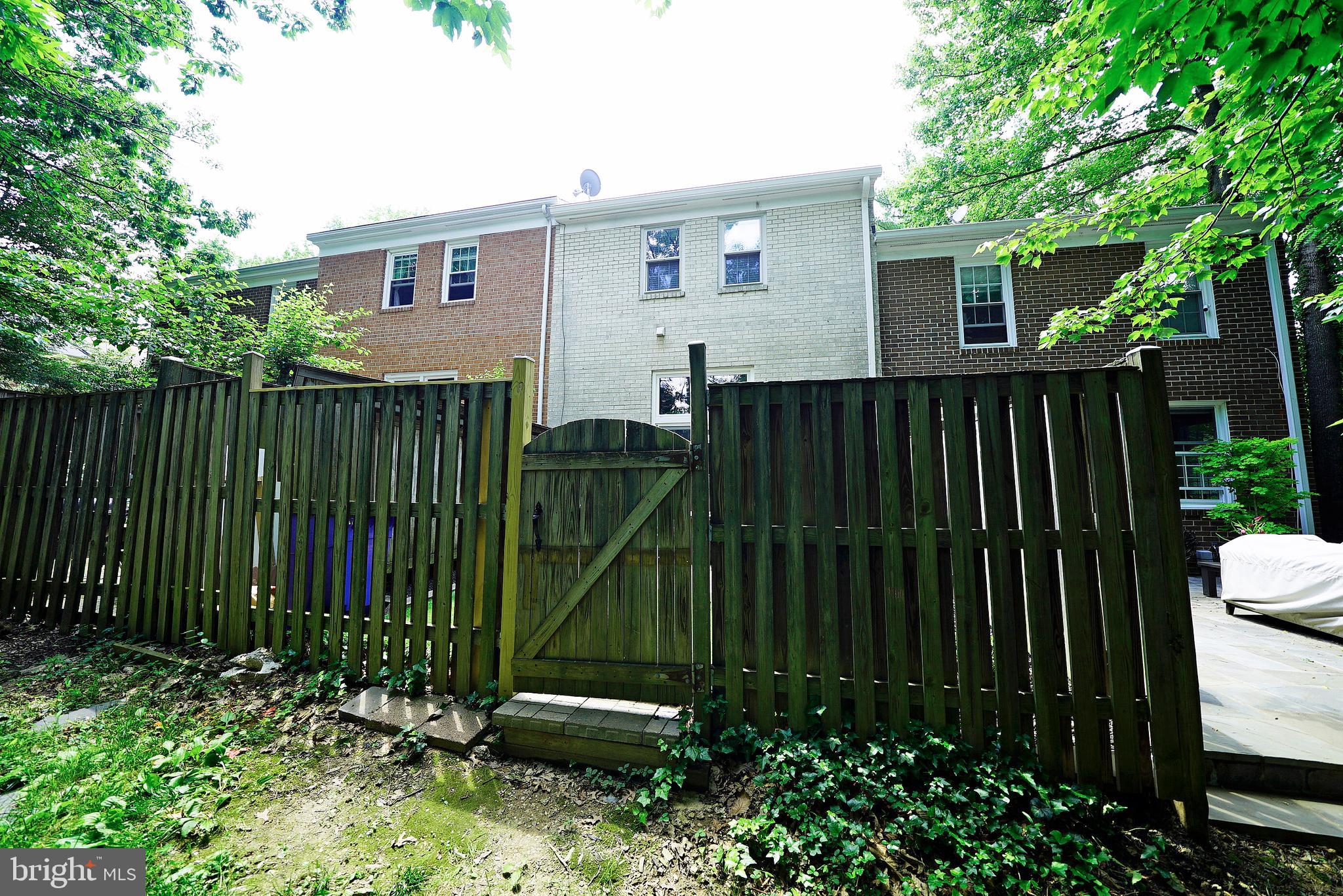11854 Abercorn Court Reston, VA 20191 - Photo 6 of 29 YARD 4