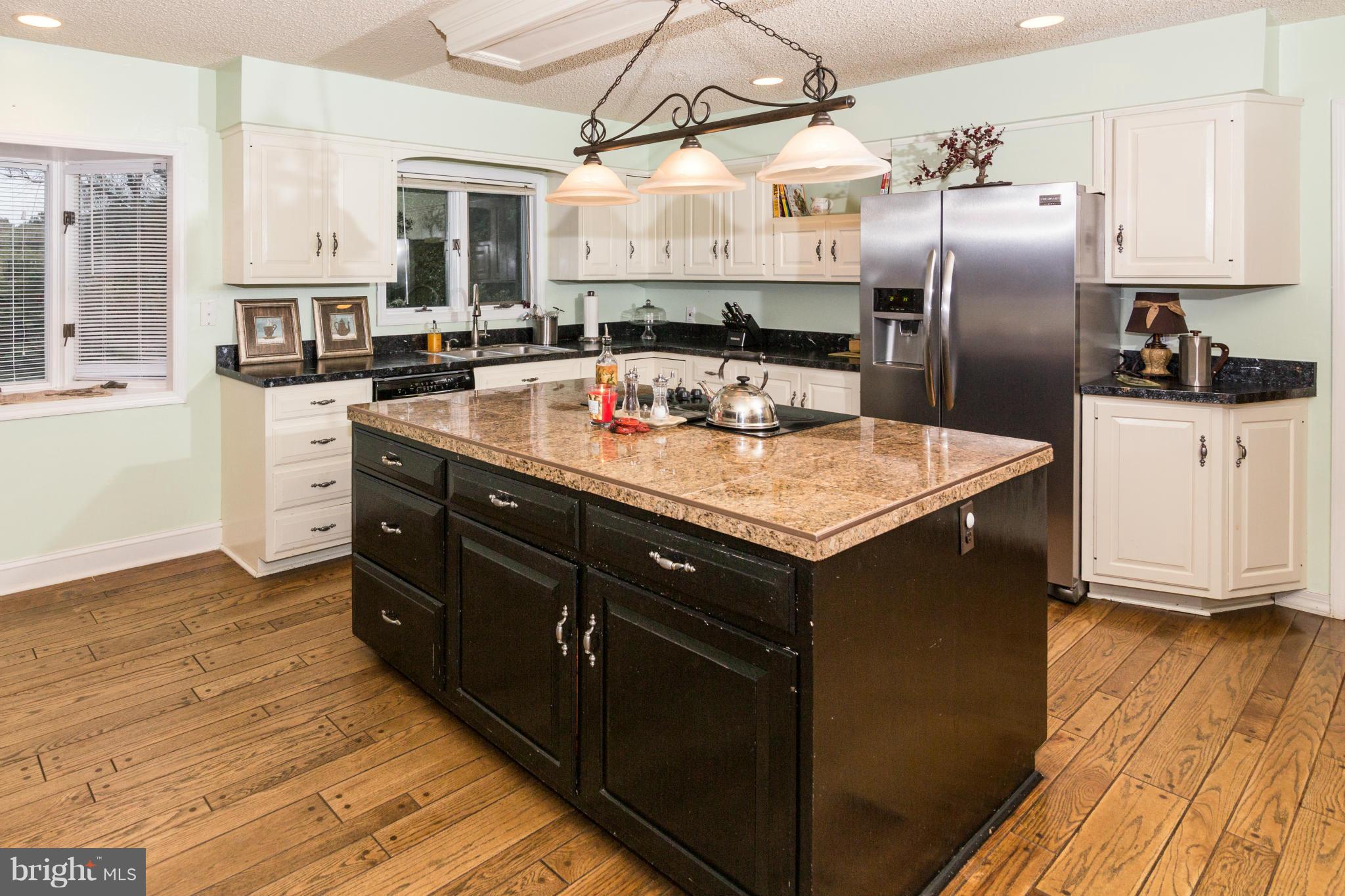 2711 Bird View Road Westminster, MD 21157 - Photo 3 of 30 Kitchen