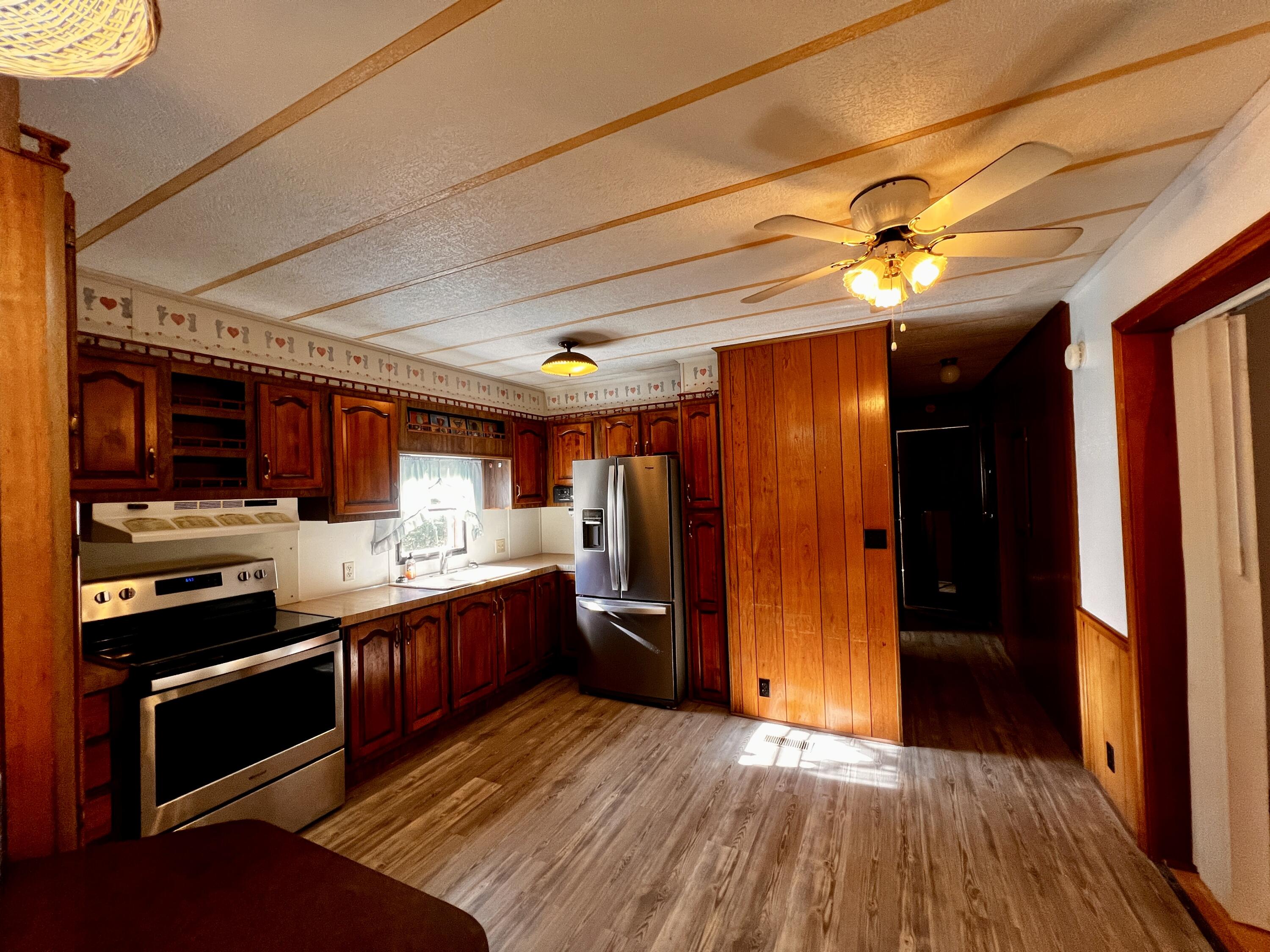 616 Billings Road Hermon, ME 04401 - Photo 9 of 33 Electric Stove & Refrigerator