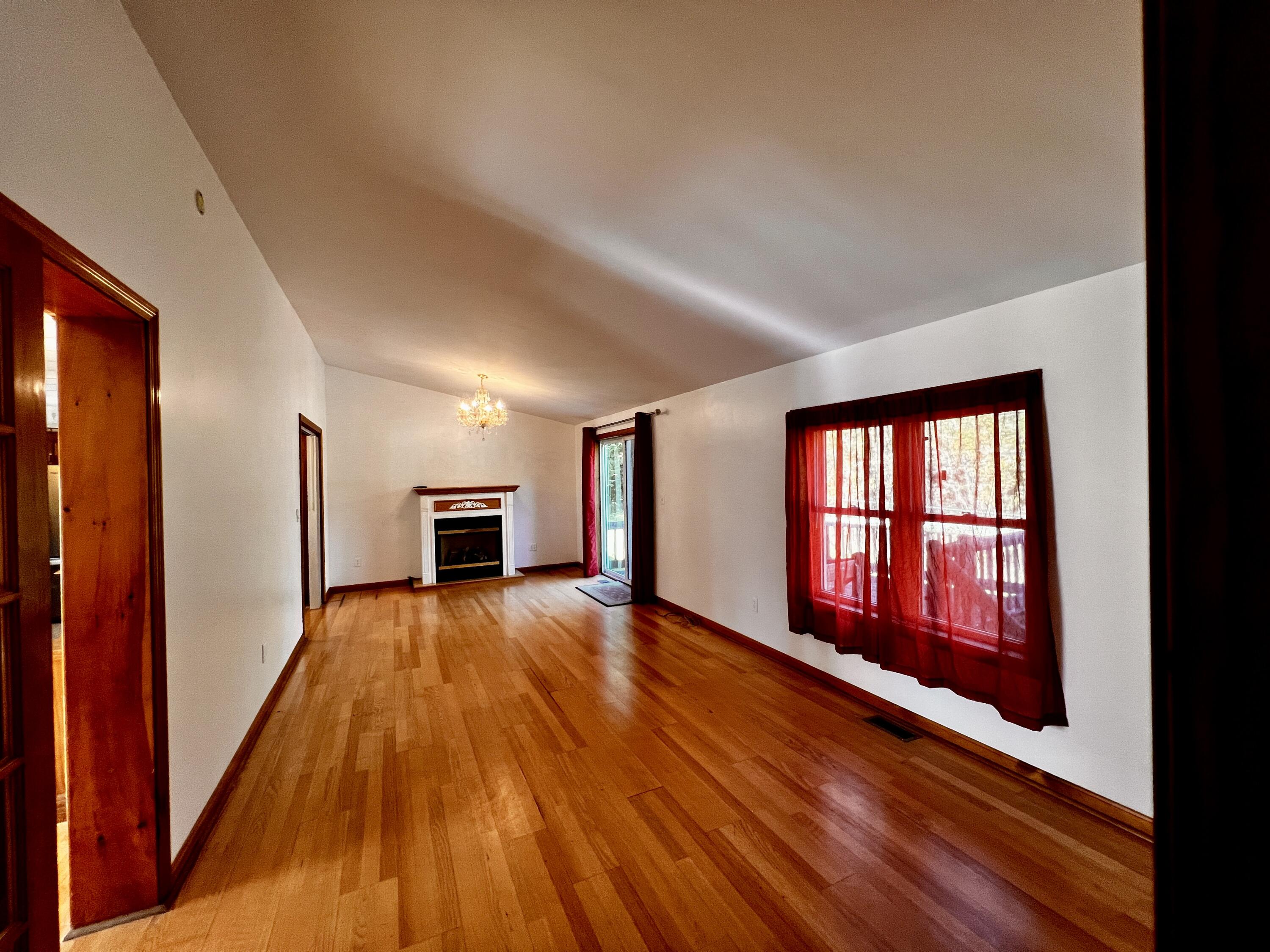 616 Billings Road Hermon, ME 04401 - Photo 10 of 33 Living Room