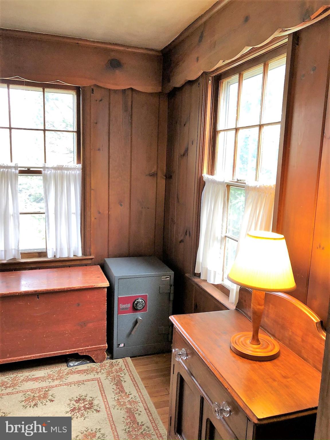 802 Old Wyomissing Road Reading, PA 19611 - Photo 16 of 60 Den