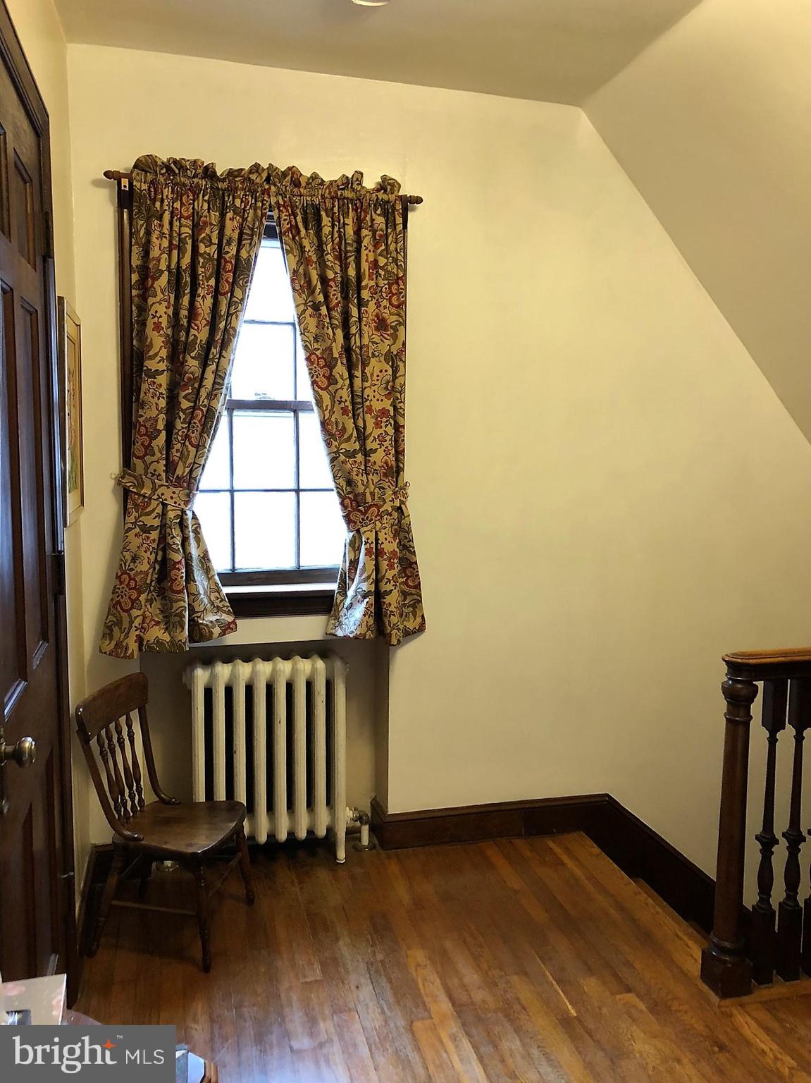 802 Old Wyomissing Road Reading, PA 19611 - Photo 32 of 60 Upstairs Hallway