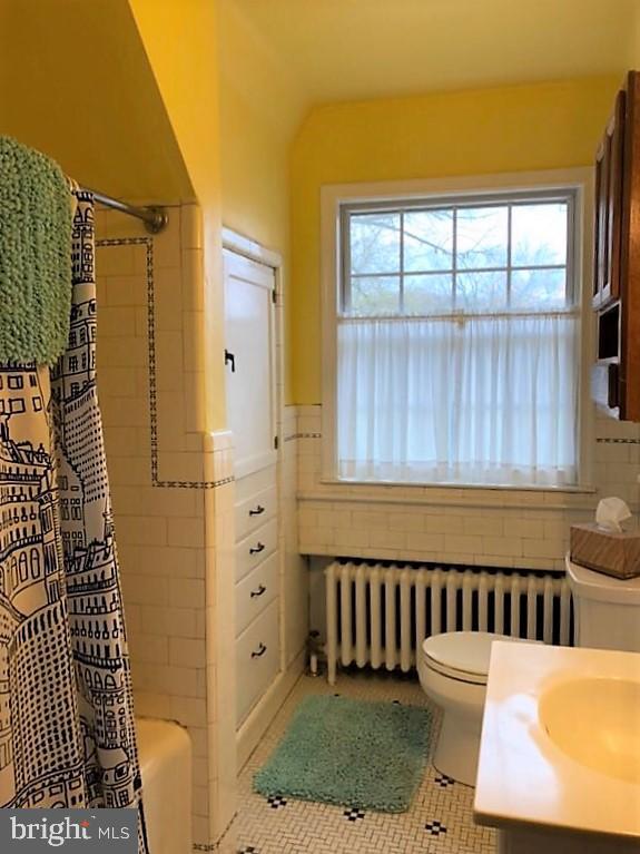802 Old Wyomissing Road Reading, PA 19611 - Photo 50 of 60 Bathroom- the vintage tiles are timeless.