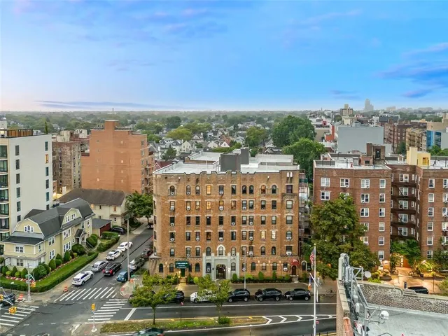 a picture of city view