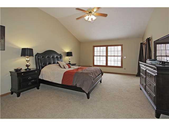 10699 Thistle Ridge Fishers, IN 46038 - Photo 9 of 21 Gallery Image 9