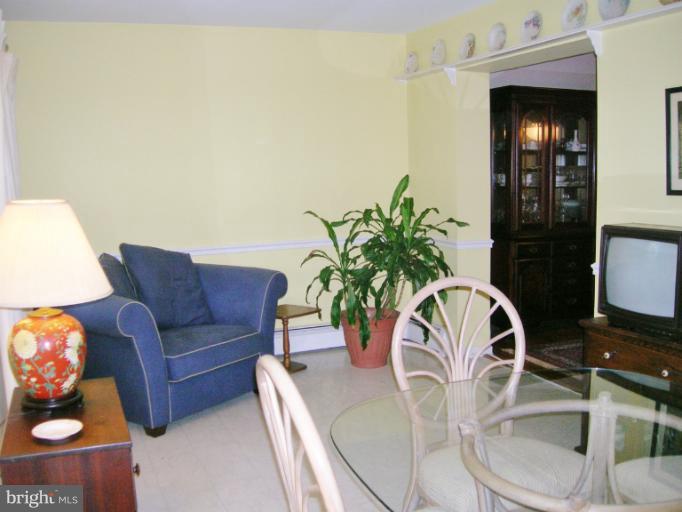 9444 Emory Grove Road Gaithersburg, MD 20877 - Photo 13 of 30 Family Room