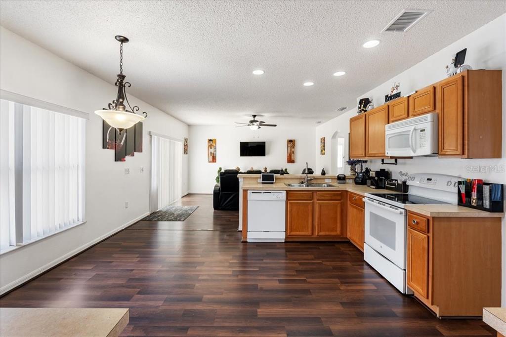 2074 Rio Grande Canyon Loop Kissimmee, FL 34759 - Photo 15 of 52