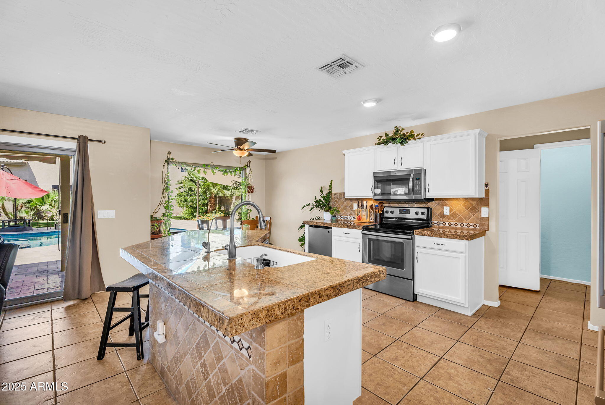 3786 South Chaparral Road Apache Junction, AZ 85119 - Photo 15 of 78 Kitchen