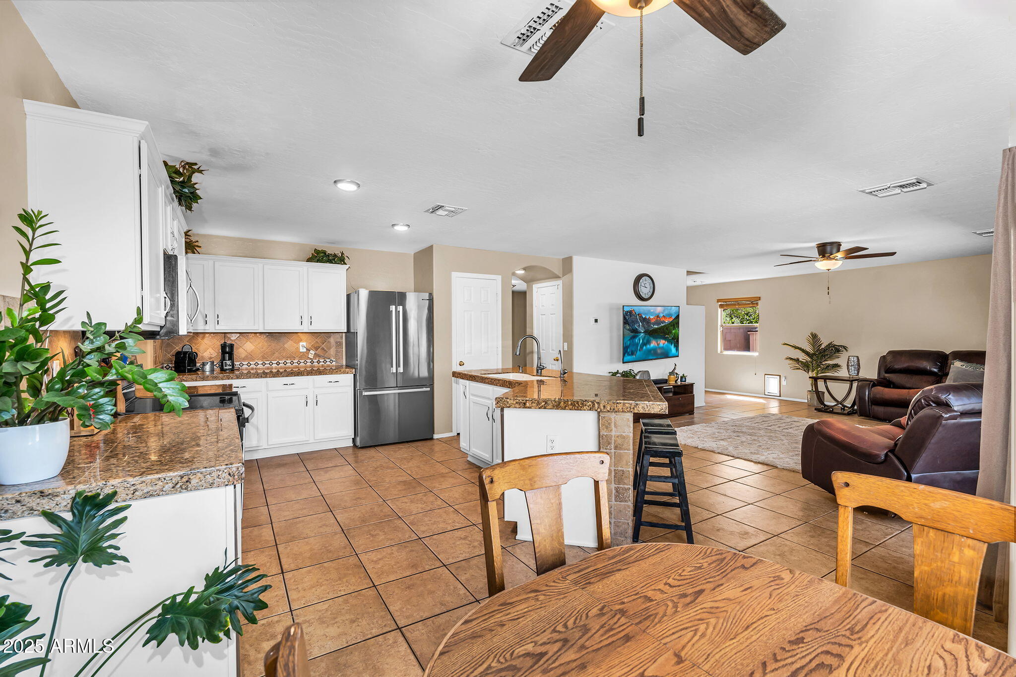 3786 South Chaparral Road Apache Junction, AZ 85119 - Photo 19 of 78 Kitchen and dining