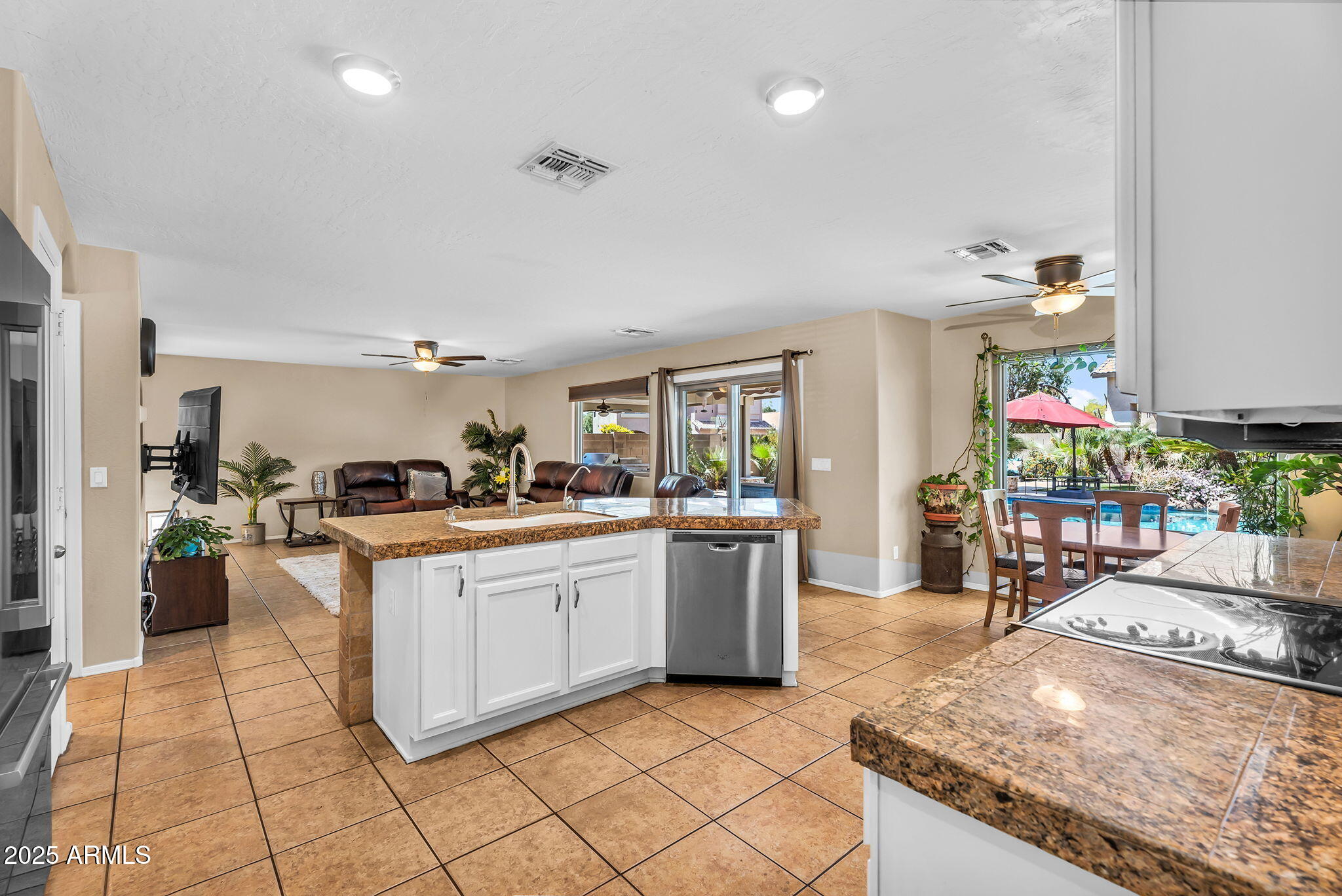 3786 South Chaparral Road Apache Junction, AZ 85119 - Photo 21 of 78 Kitchen