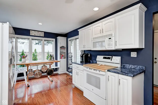 $425,000 | 3305 Bay Point Drive, Indianapolis, IN 46240