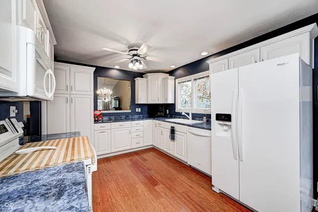 $425,000 | 3305 Bay Point Drive, Indianapolis, IN 46240