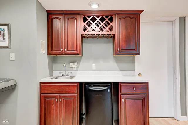 $425,000 | 3305 Bay Point Drive, Indianapolis, IN 46240