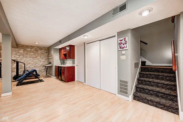 $425,000 | 3305 Bay Point Drive, Indianapolis, IN 46240