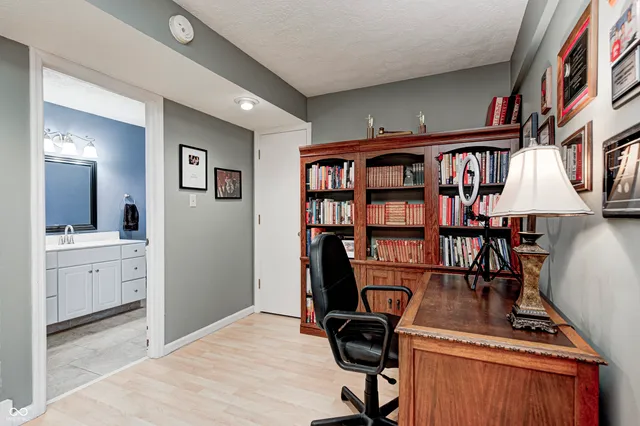 $425,000 | 3305 Bay Point Drive, Indianapolis, IN 46240