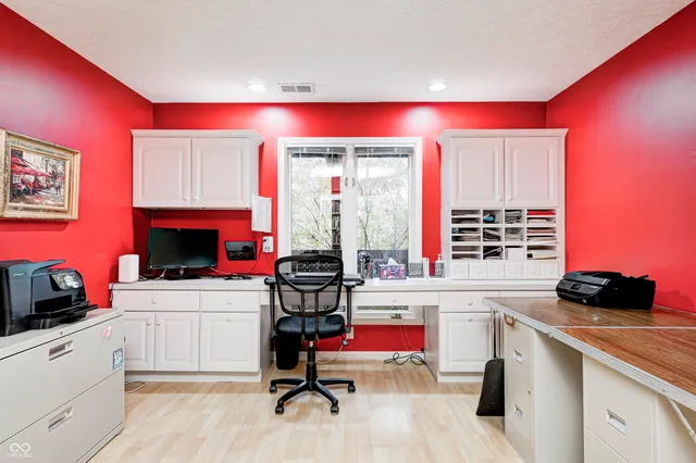 $425,000 | 3305 Bay Point Drive, Indianapolis, IN 46240