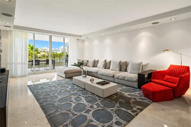 $15,500 | 765 Crandon Boulevard, Unit 306, Key Biscayne, FL 33149