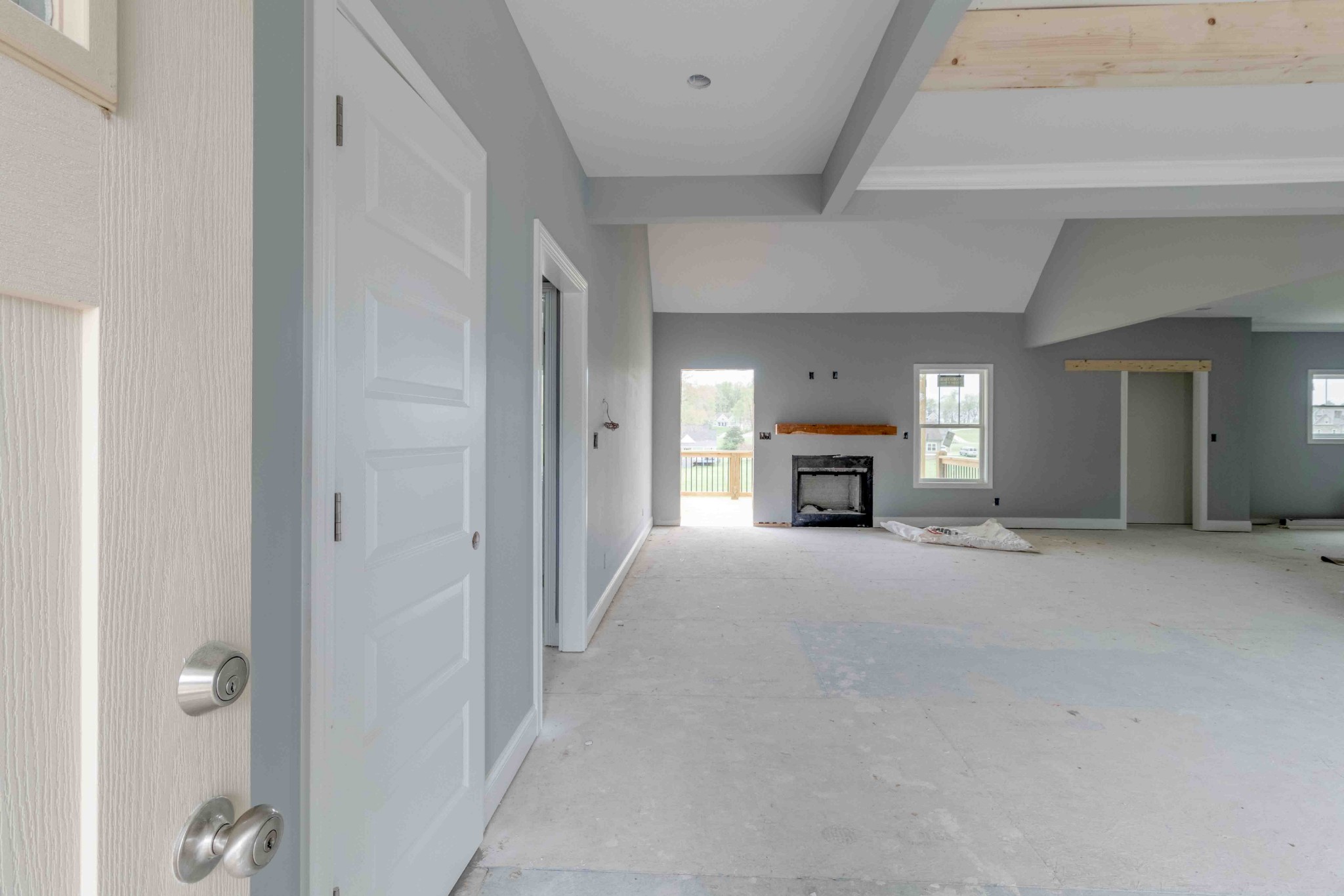 1416 Hickory Point Road Clarksville, TN 37043 - Photo 17 of 18 a big room with closet and a fireplace