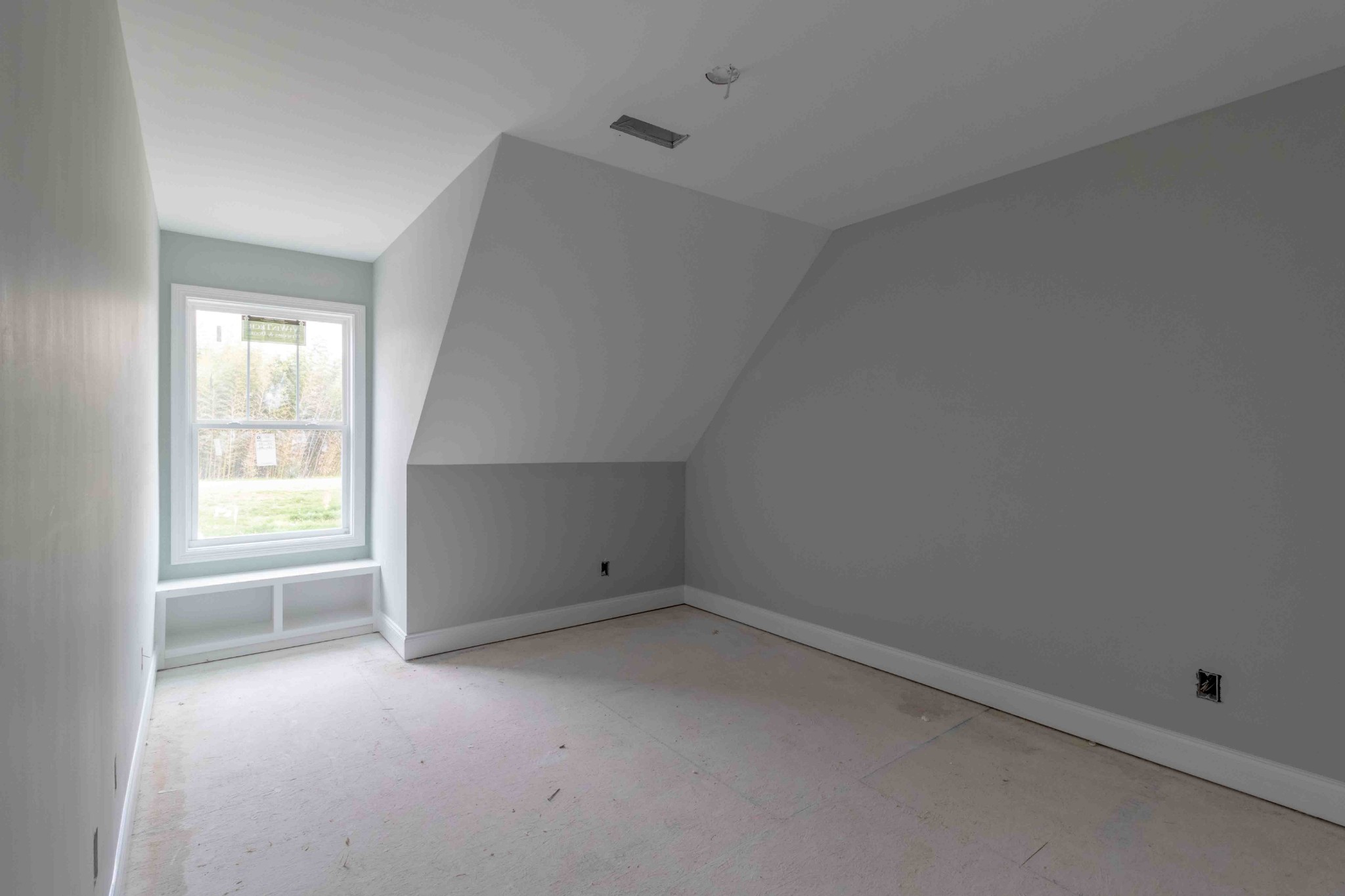 1416 Hickory Point Road Clarksville, TN 37043 - Photo 3 of 18 an empty room with a window