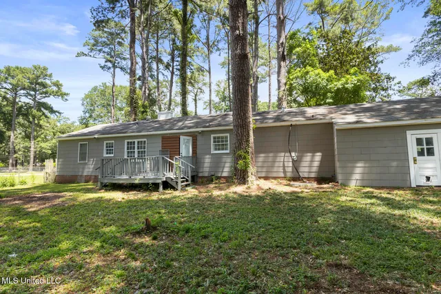 $144,900 | 329 Pine Ridge Road, Jackson, MS 39206