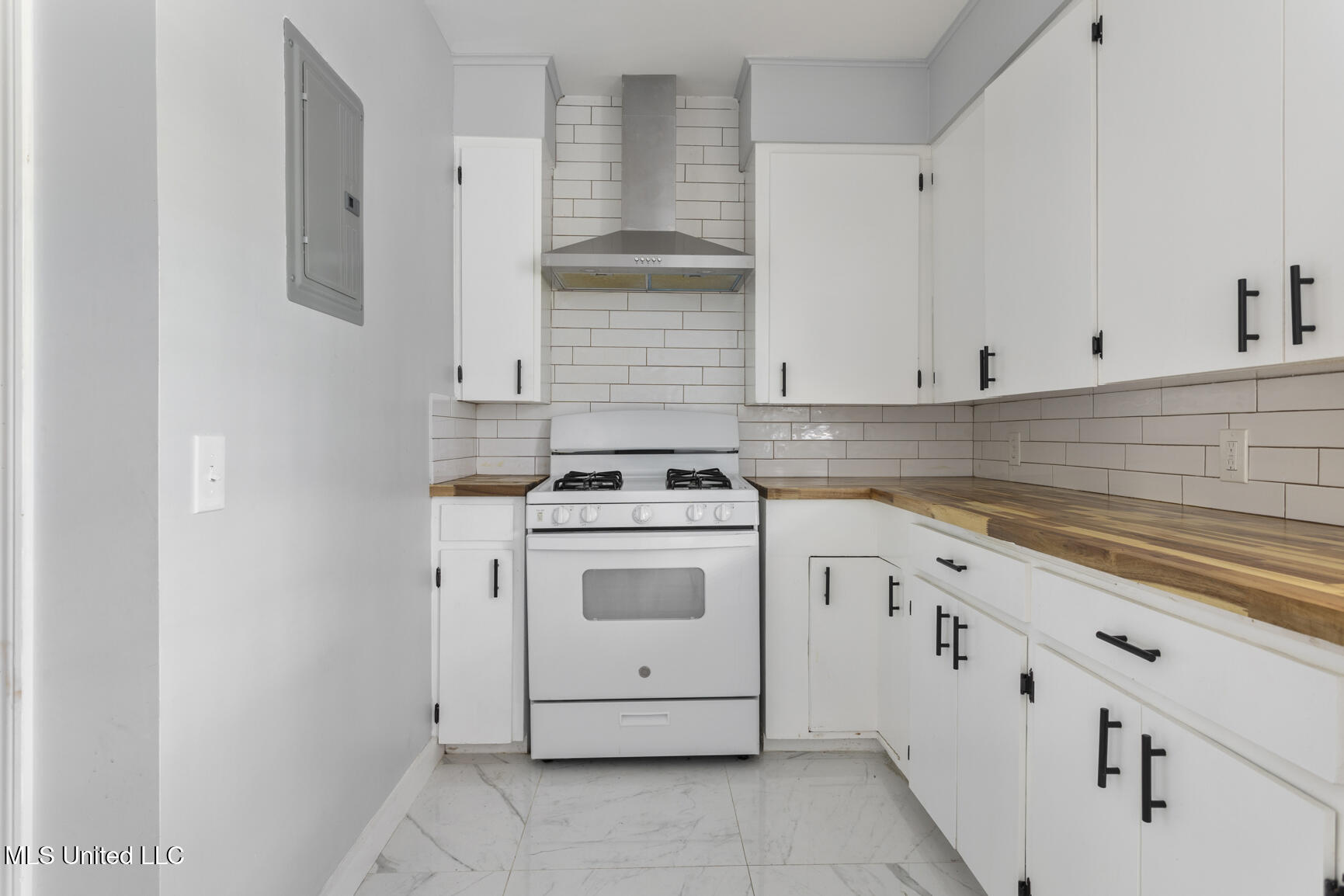 329 Pine Ridge Road Jackson, MS 39206 - Photo 6 of 19 329 Pine Ridge Rd-8