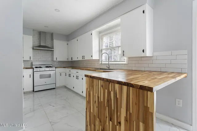 $144,900 | 329 Pine Ridge Road, Jackson, MS 39206