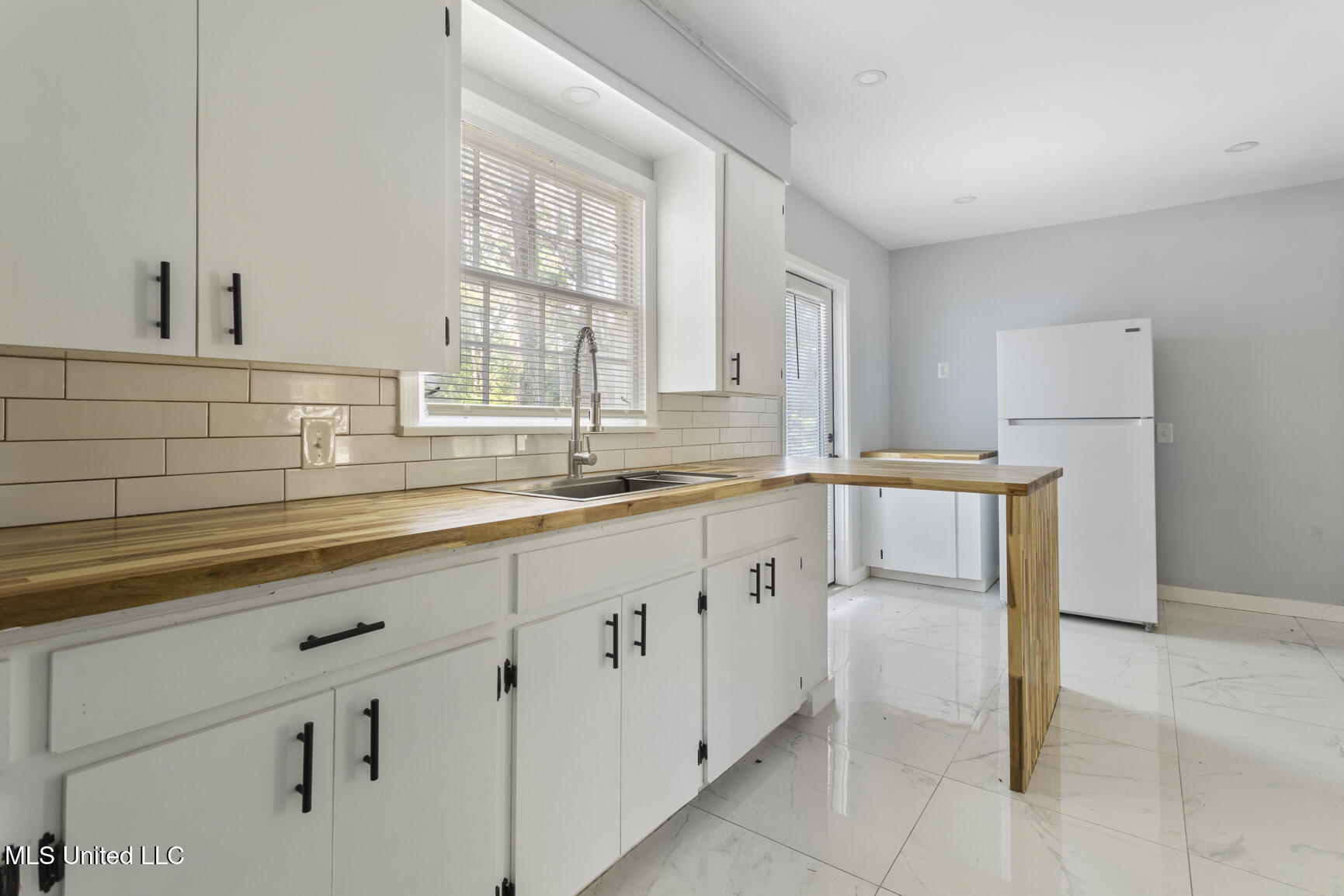 329 Pine Ridge Road Jackson, MS 39206 - Photo 10 of 19 329 Pine Ridge Rd-9