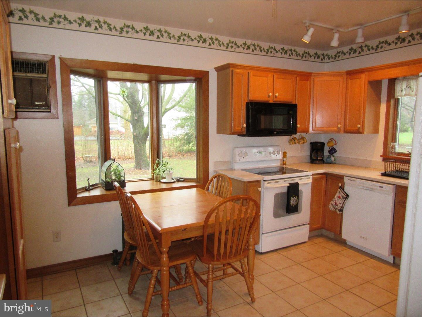 2161 Pennington Road Ewing, NJ 08638 - Photo 7 of 22