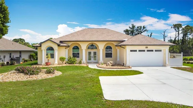 a view of entryway with a front door