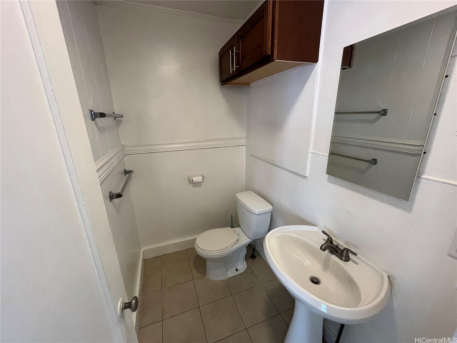 421 Lewers Street, Unit D Honolulu, HI 96815 - Photo 6 of 9