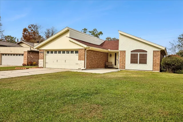 $214,900 | 4220 Briarhill Avenue, Orange, TX 77632