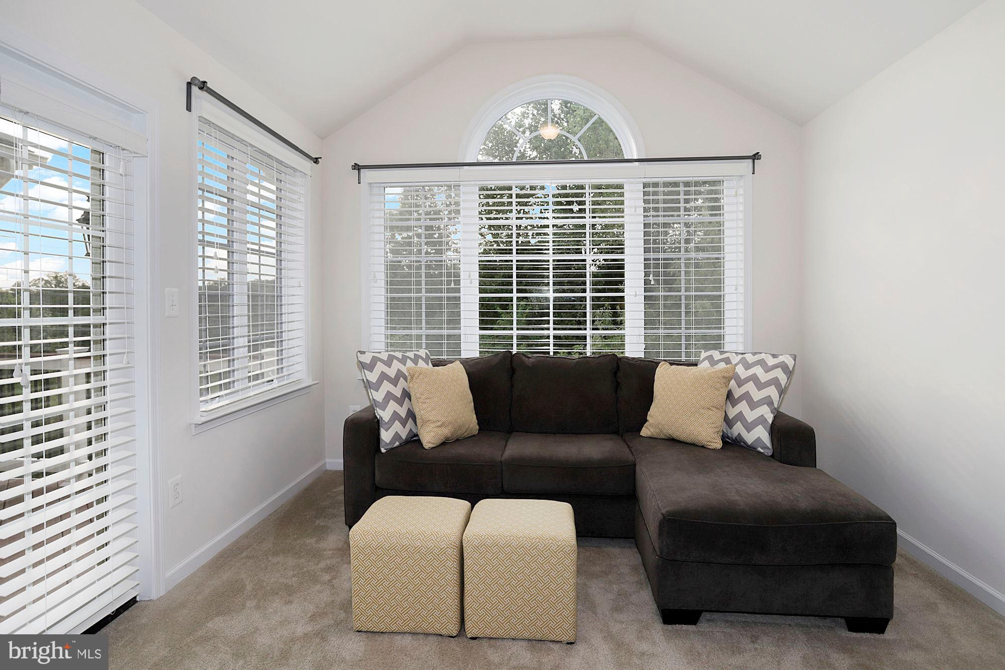 4049 Ranch Road Upper Marlboro, MD 20772 - Photo 22 of 43 Owner's sitting area