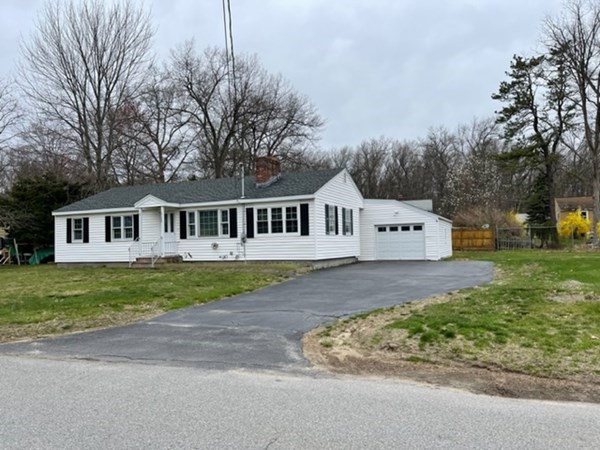 122 Oak Ridge Drive Ayer, MA 01432 - Photo 4 of 38 Gallery Image 4
