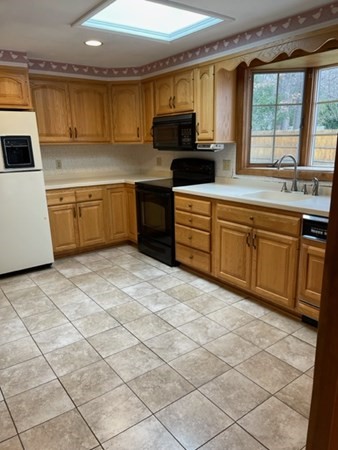 122 Oak Ridge Drive Ayer, MA 01432 - Photo 5 of 38 Gallery Image 5